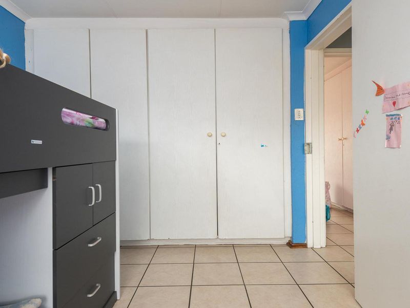 Modern 2 Bedroom Apartment in Ridgeway with Pool and Secure Parking - Photo 8