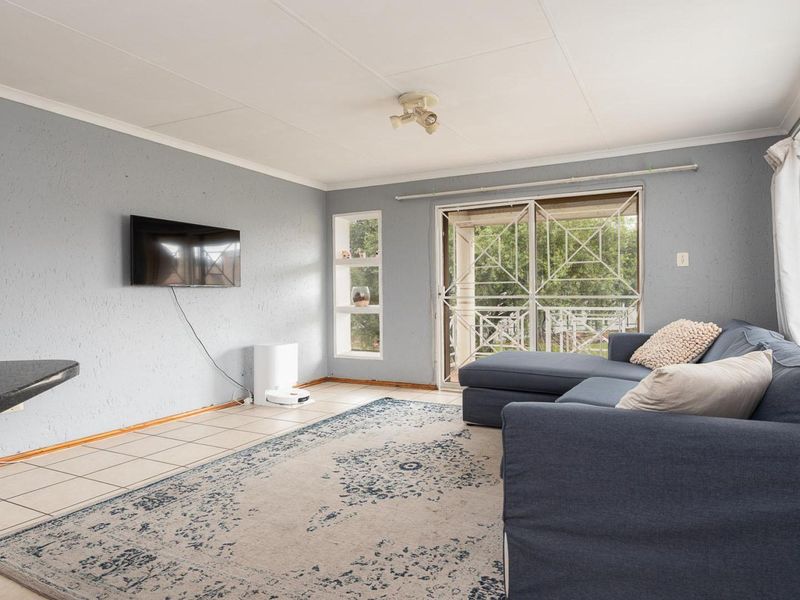 Modern 2 Bedroom Apartment in Ridgeway with Pool and Secure Parking - Photo 5