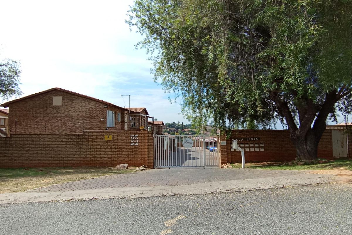 Modern 2 Bedroom Apartment in Ridgeway with Pool and Secure Parking - Photo 2