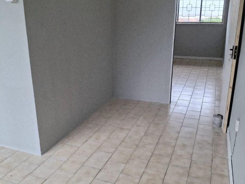 Apartment To Sale in Bluff, Durban, KwaZulu Natal - Photo 6