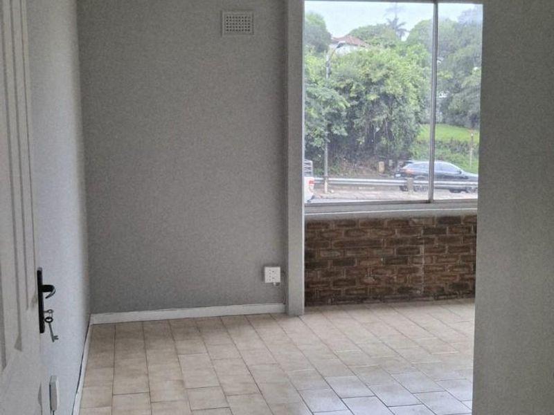 Apartment To Sale in Bluff, Durban, KwaZulu Natal - Photo 4