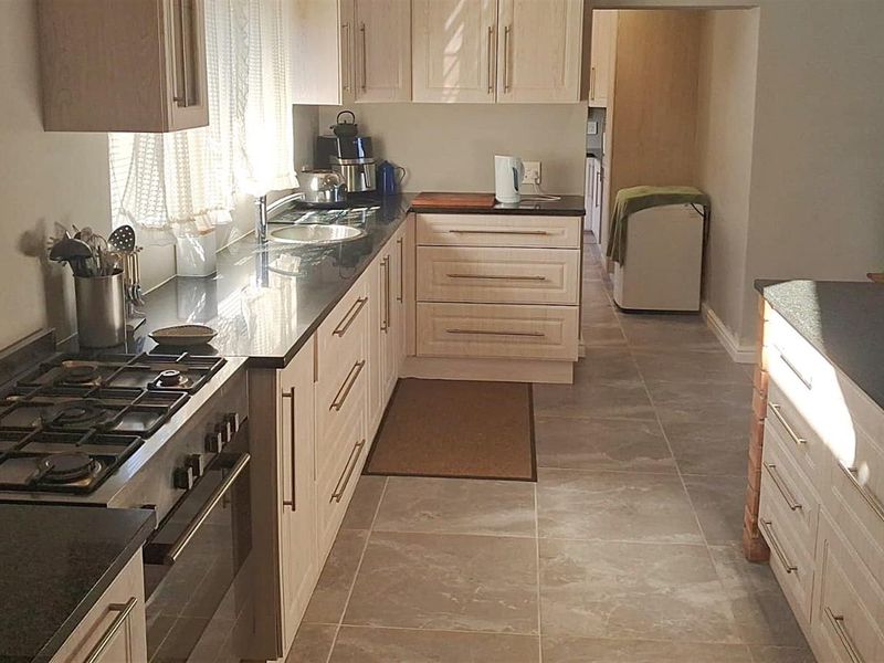 4 Bedroom Home with Flatlet , Covered Patio and Greenbelt view in Noorsekloof, Jeffreys Bay - Photo 10