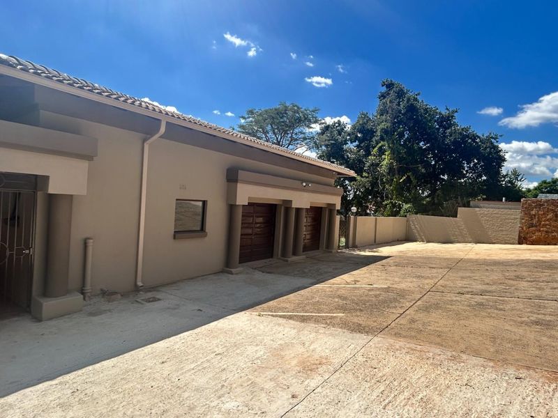 House For Sale in Waterkloof Ridge, Pretoria - Photo 2