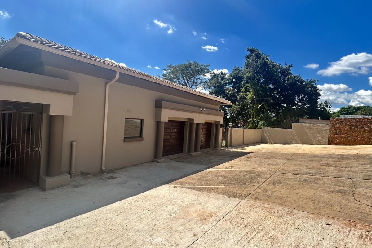 House For Sale in Waterkloof Ridge, Pretoria - Photo 2