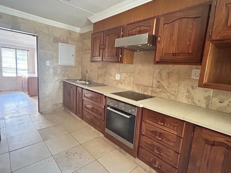 House For Sale in Waterkloof Ridge, Pretoria - Photo 9