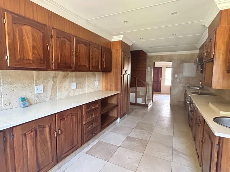 House For Sale in Waterkloof Ridge, Pretoria - Photo 7