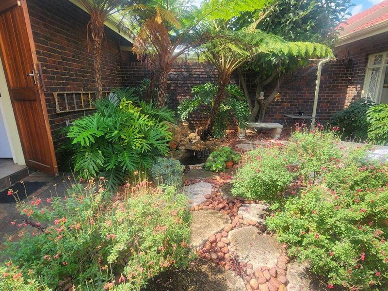Townhouse For Sale in Sunward Park, Boksburg - Photo 2