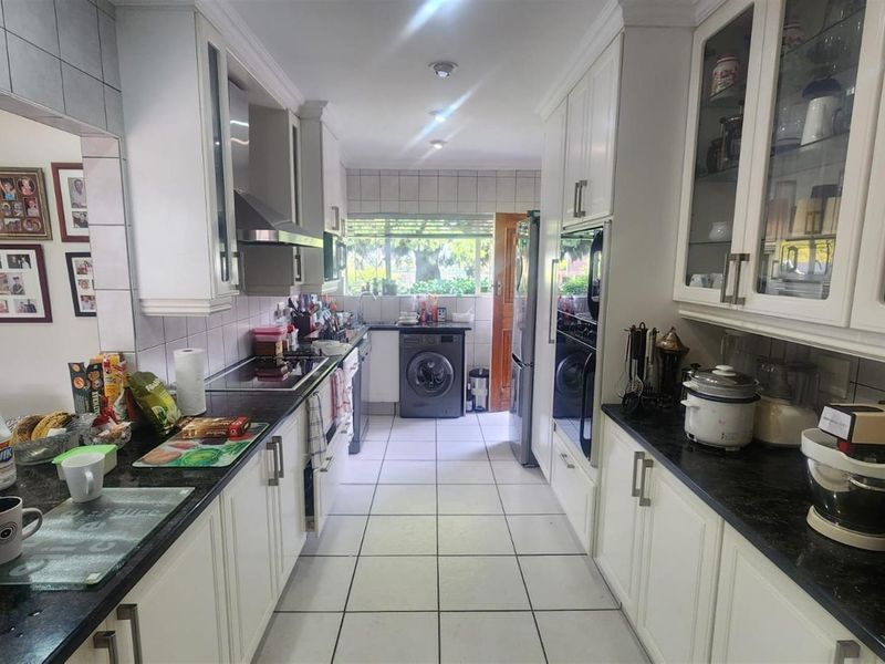 Townhouse For Sale in Sunward Park, Boksburg - Photo 4