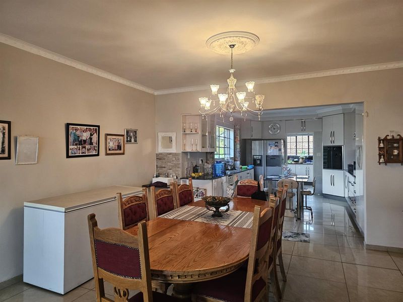 Perfect for the growing family, comfortable living. - Photo 9