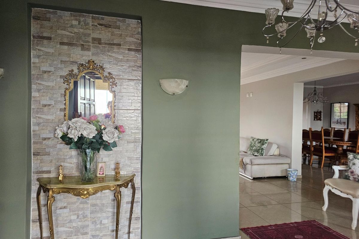 Perfect for the growing family, comfortable living. - Photo 4