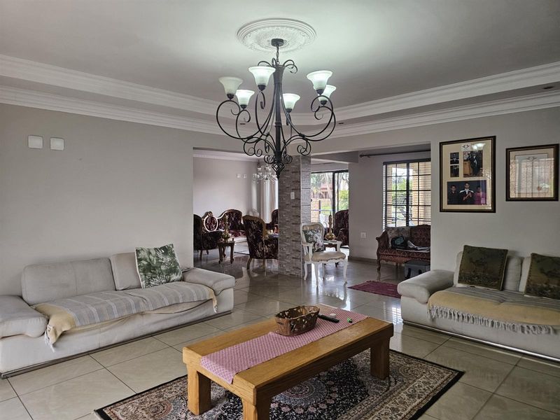 Perfect for the growing family, comfortable living. - Photo 7