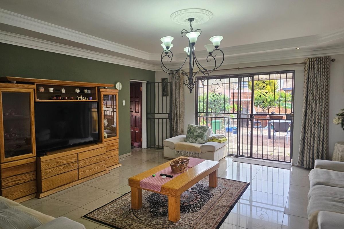 Perfect for the growing family, comfortable living. - Photo 5