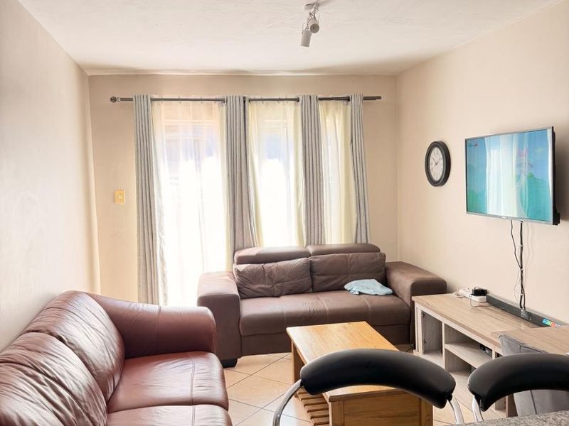 Apartment For Sale in Sunnyridge, Newcastle, KwaZulu Natal - Photo 6