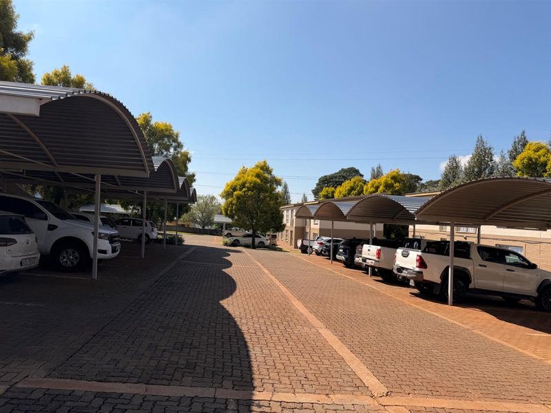 Apartment For Sale in Sunnyridge, Newcastle, KwaZulu Natal - Photo 4