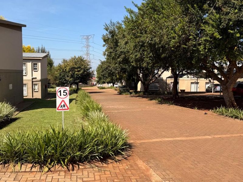 Apartment For Sale in Sunnyridge, Newcastle, KwaZulu Natal - Photo 5