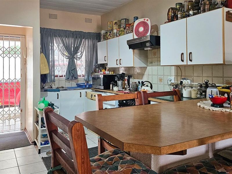 Apartment For Sale in Uvongo, KwaZulu Natal - Photo 10