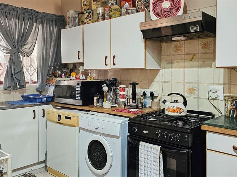 Apartment For Sale in Uvongo, KwaZulu Natal - Photo 4