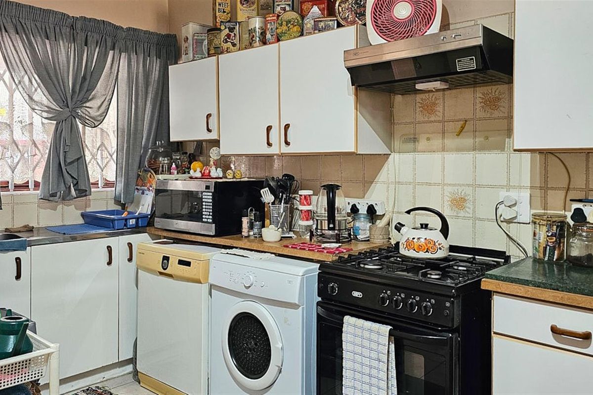 Apartment For Sale in Uvongo, KwaZulu Natal - Photo 4