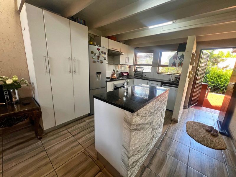 2 Bedroom loft house For Sale in Sunninghill, Sandton - Photo 4