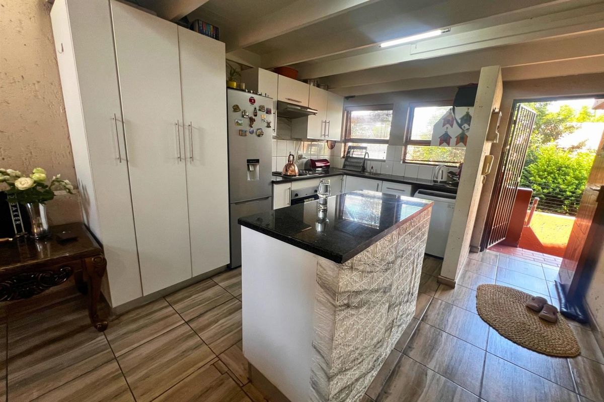 2 Bedroom loft house For Sale in Sunninghill, Sandton - Photo 4