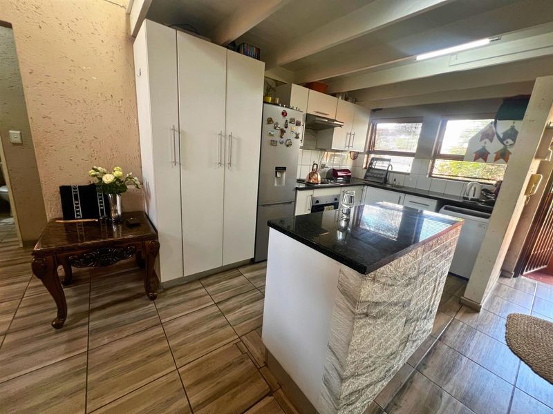 2 Bedroom loft house For Sale in Sunninghill, Sandton - Photo 5