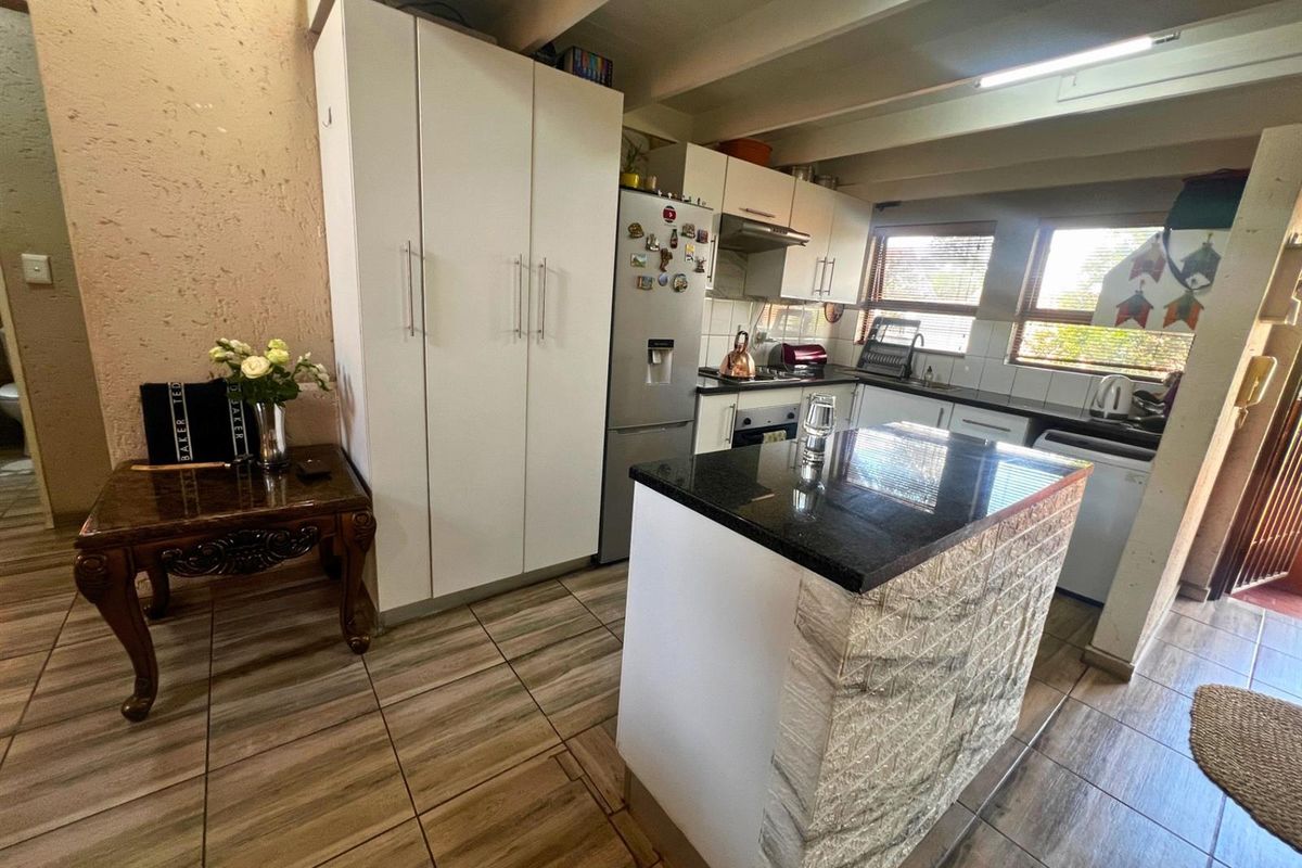 2 Bedroom loft house For Sale in Sunninghill, Sandton - Photo 5