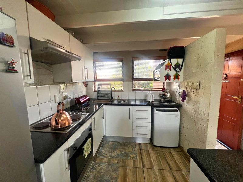 2 Bedroom loft house For Sale in Sunninghill, Sandton - Photo 2