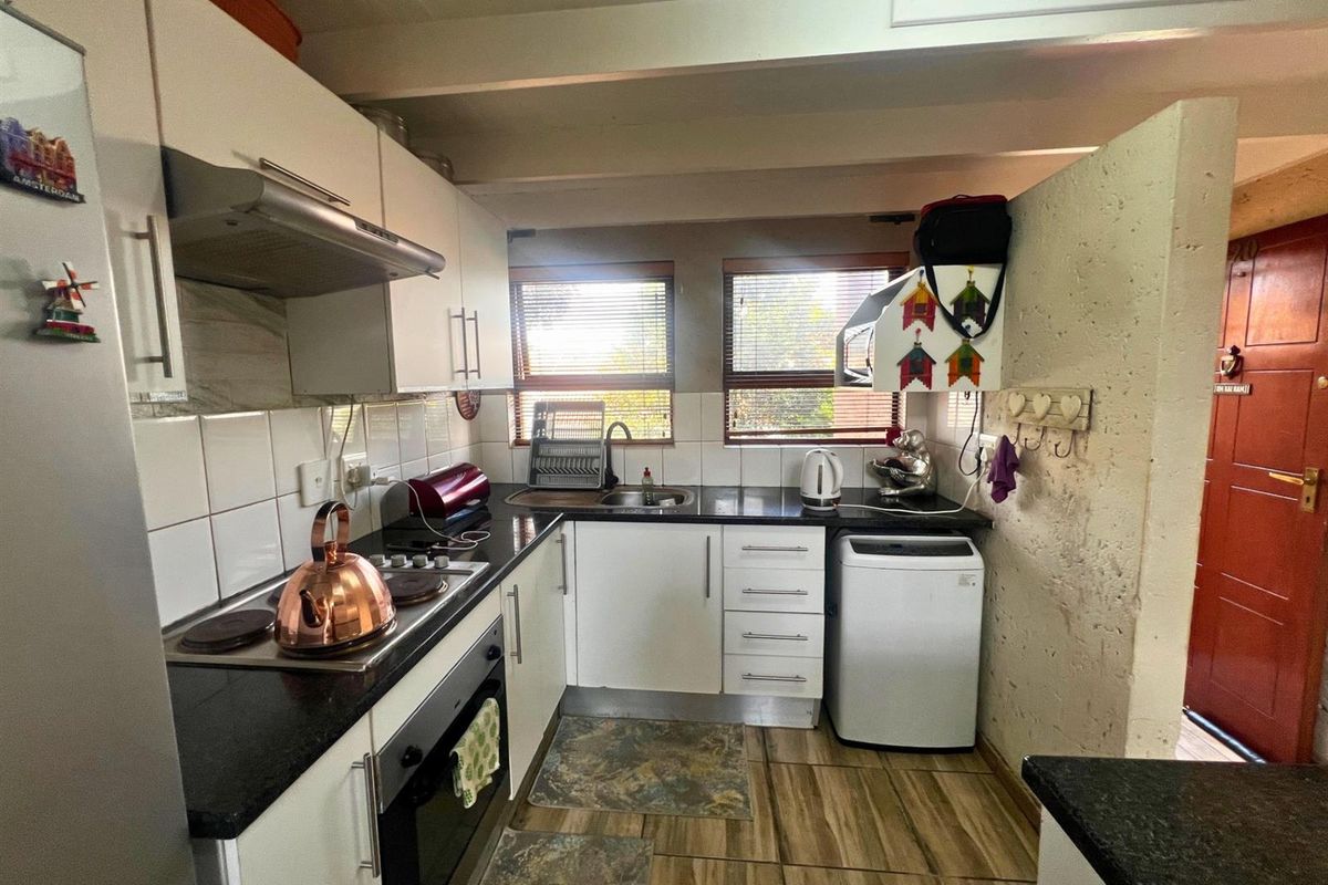 2 Bedroom loft house For Sale in Sunninghill, Sandton - Photo 2