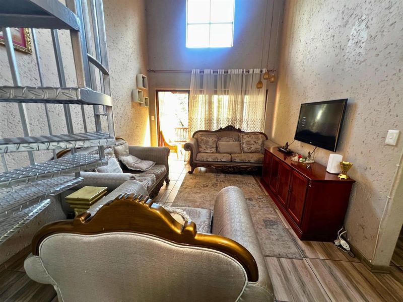 2 Bedroom loft house For Sale in Sunninghill, Sandton - Photo 9