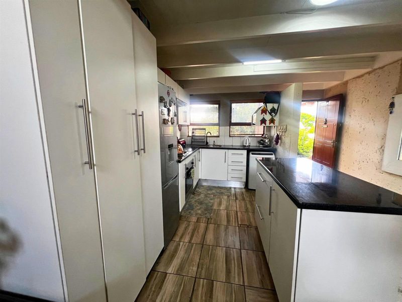 2 Bedroom loft house For Sale in Sunninghill, Sandton - Photo 6