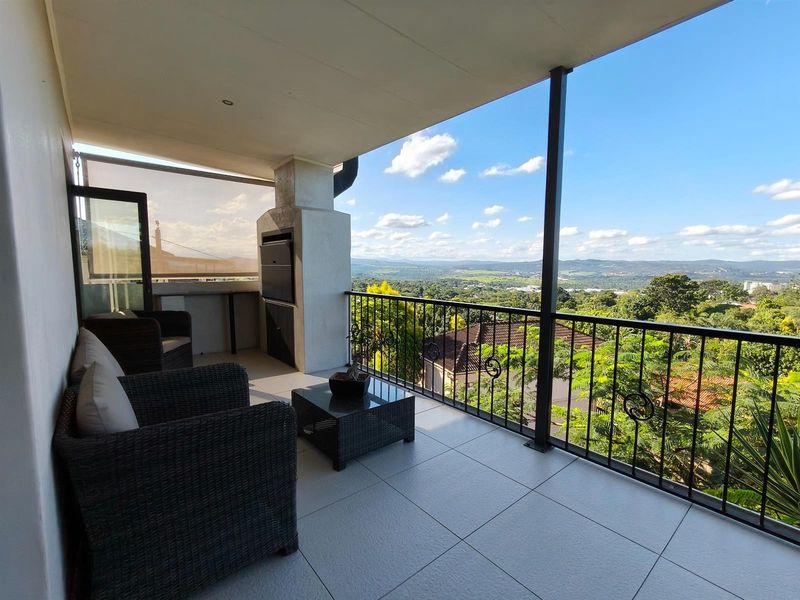 5 Bedroom, 4.5 Bathroom House for Sale in Villa Zebrina with Stunning Views. - Photo 3