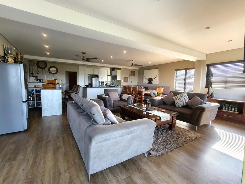 5 Bedroom, 4.5 Bathroom House for Sale in Villa Zebrina with Stunning Views. - Photo 5