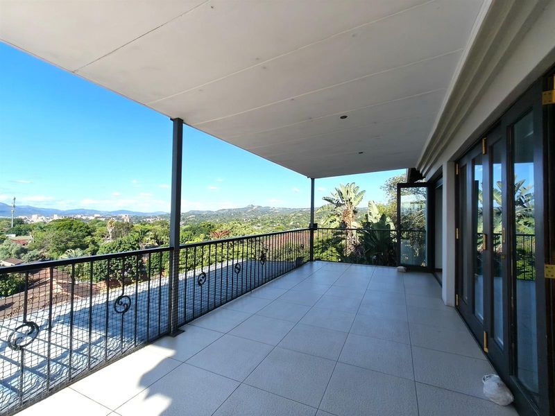 5 Bedroom, 4.5 Bathroom House for Sale in Villa Zebrina with Stunning Views. - Photo 4