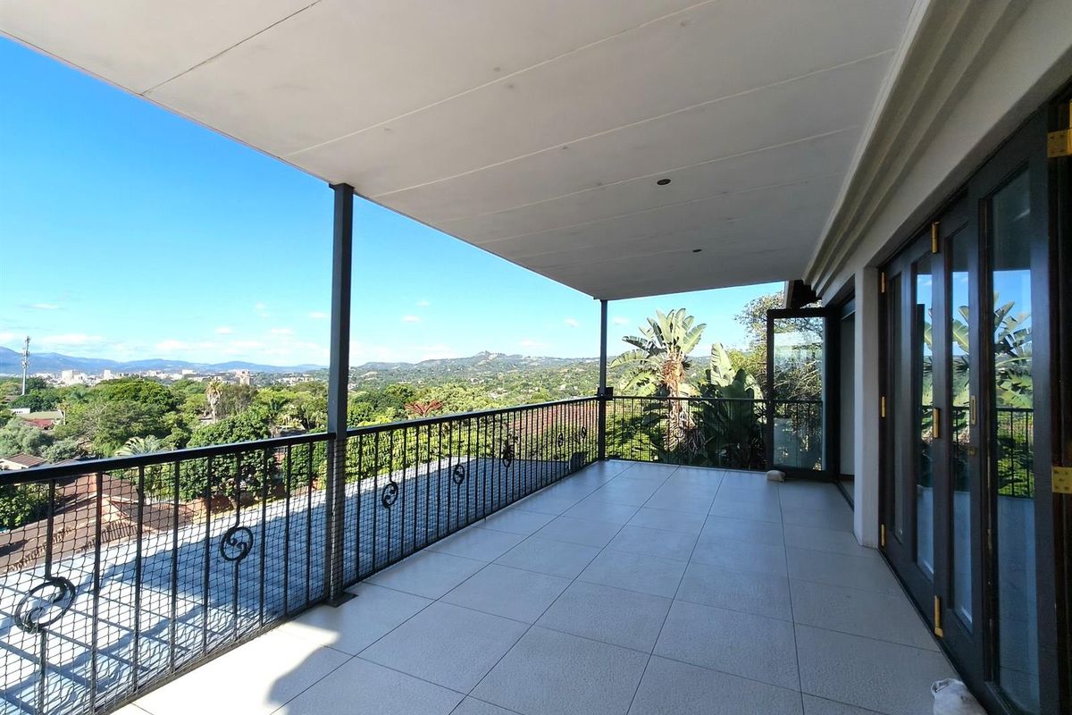 5 Bedroom, 4.5 Bathroom House for Sale in Villa Zebrina with Stunning Views. - Photo 4