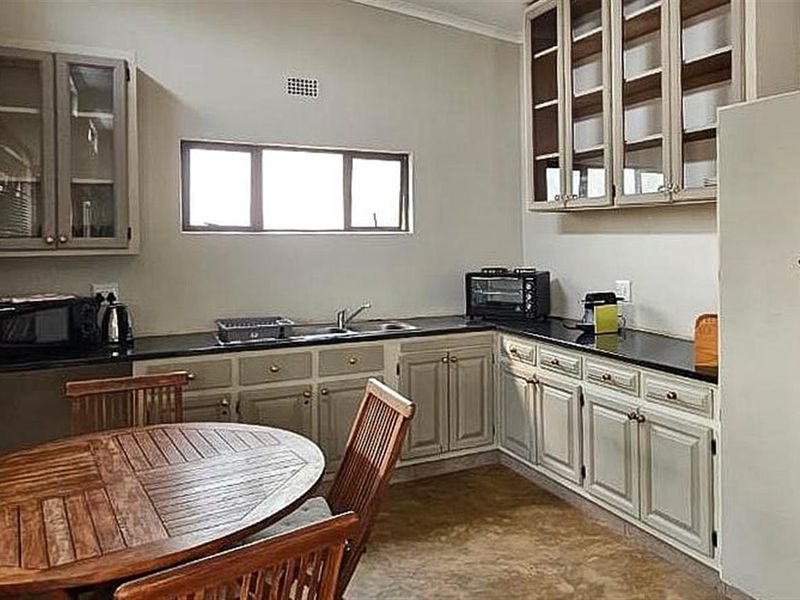 Lodge For Sale in Sodwana Bay, KwaZulu Natal - Photo 6