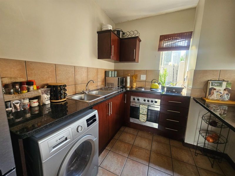Townhouse For Sale in Nelspruit Ext 37, Nelspruit - Photo 5