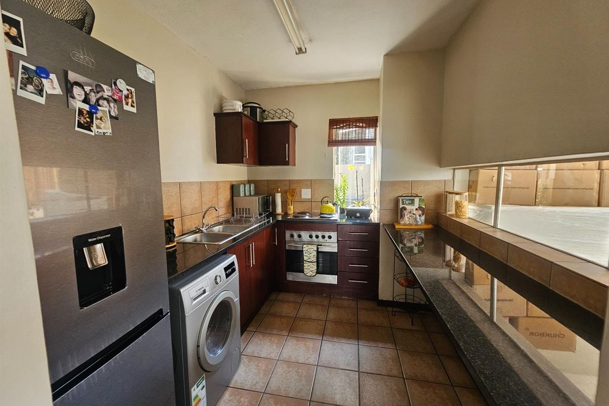 Townhouse For Sale in Nelspruit Ext 37, Nelspruit - Photo 3