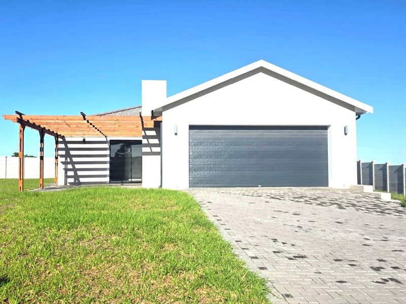 Brand-New Coastal Luxury | Walk to the Beach | No Transfer Duty | VAT Inclusive - Photo 3