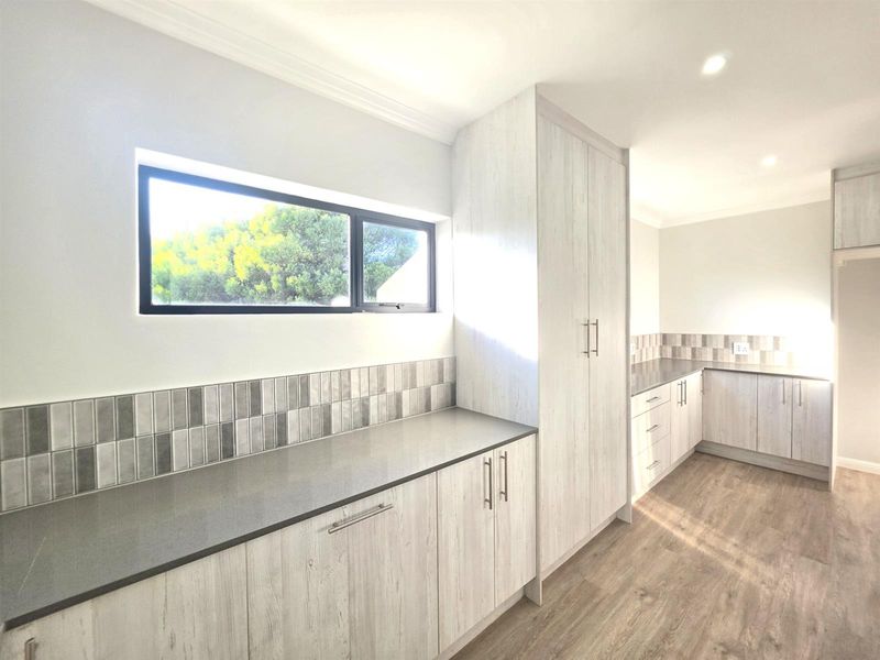 Contemporary Coastal Living | Brand-New | VAT Included - Photo 10