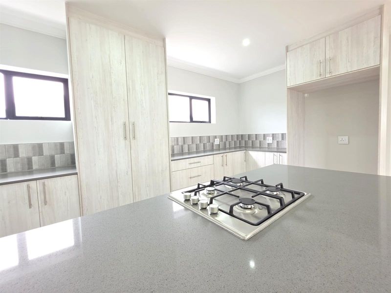 Contemporary Coastal Living | Brand-New | VAT Included - Photo 9