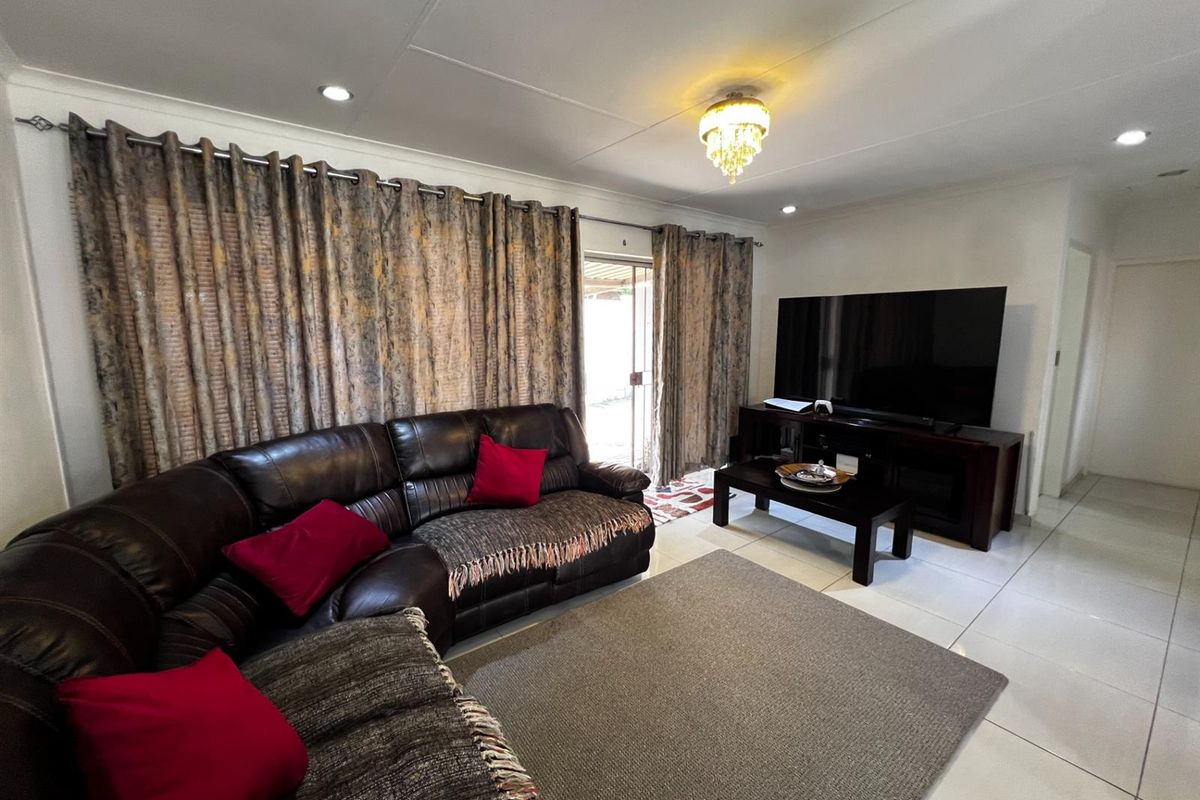 2 bedroom townhouse for rent,at The Reeds - Photo 4