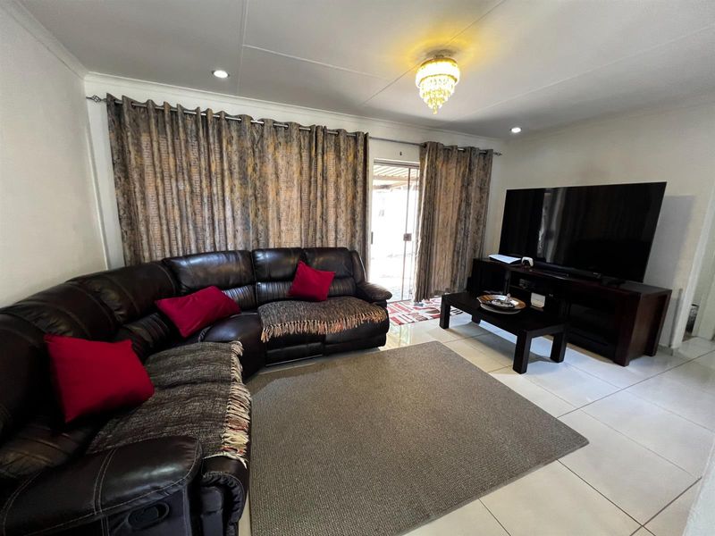 2 bedroom townhouse for rent,at The Reeds - Photo 5