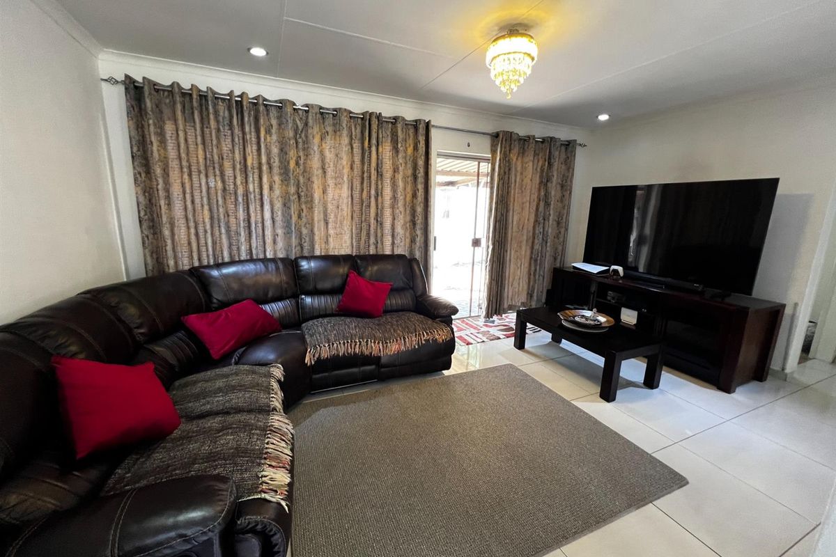 2 bedroom townhouse for rent,at The Reeds - Photo 5