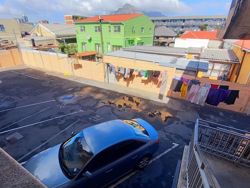 Spacious Apartment For Sale in Maitland, Cape Town - Photo 10