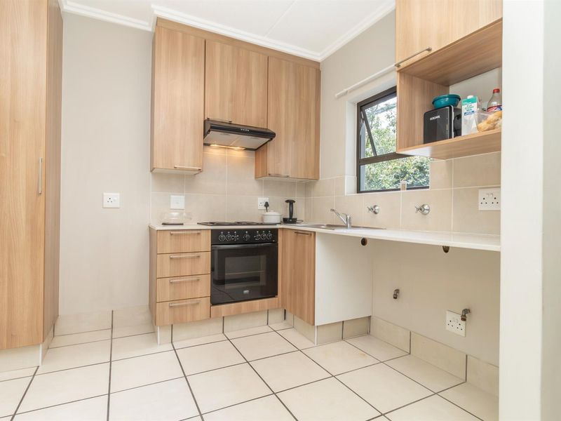 Charming 1 Bedroom Apartment for Sale - Photo 9