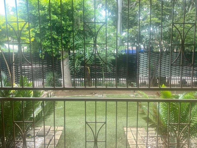 4 Bedroom House For Sale in East Lynne, Pretoria - Photo 7