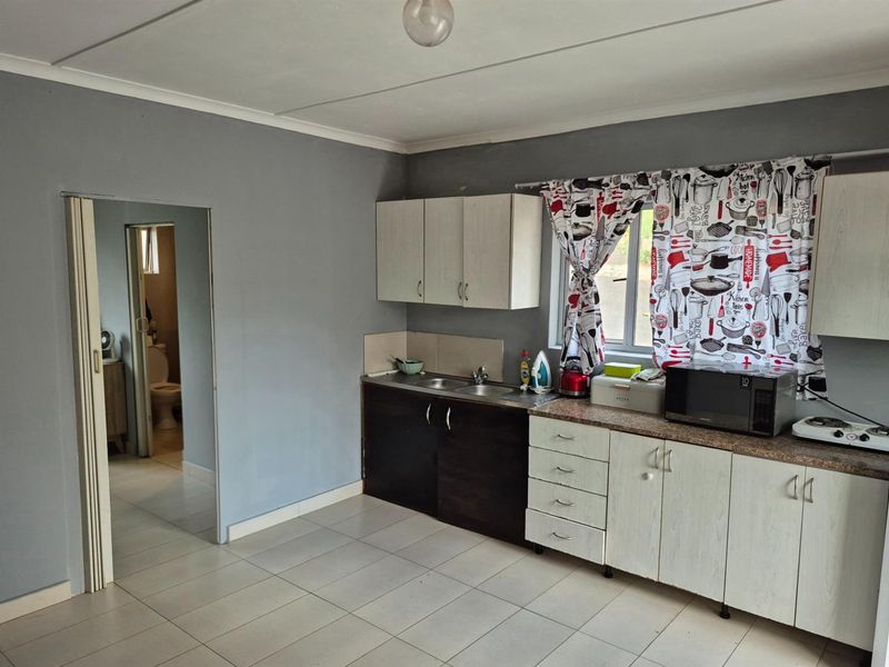 Multi rental For Sale in Bluff, Durban, KwaZulu Natal - Photo 2