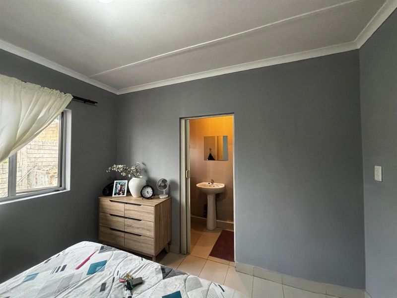 Multi rental For Sale in Bluff, Durban, KwaZulu Natal - Photo 5