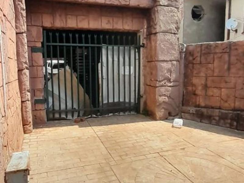 FULL BUSINESS RIGHT HOUSE WITH GREAT POTENTIAL - Photo 7