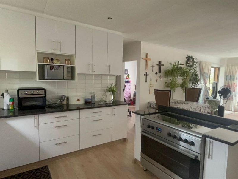 Charming 2-Bedroom Townhouse For Sale in Sasolburg Central, Sasolburg - Photo 7